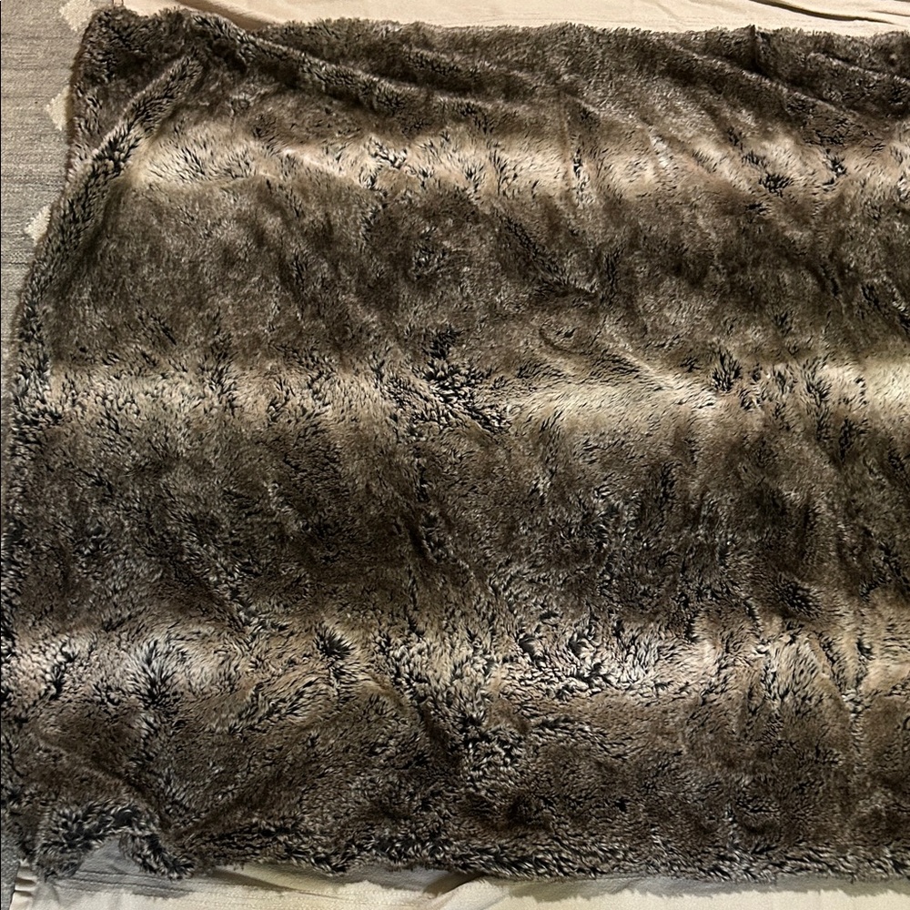 CB2 Faux Fur Throw Blanket in Light Gray - Picture 3 of 8